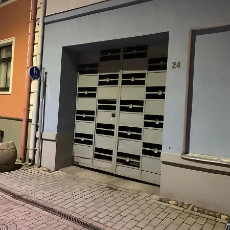 Rueuetli - Cute Old Town - 2 Big Beds, Free Parking Apartman *