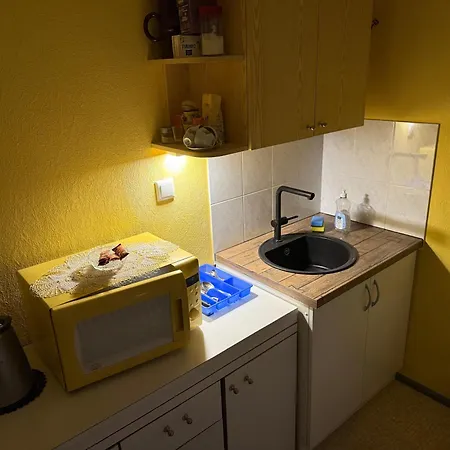 Rueuetli - Cute Old Town - 2 Big Beds, Free Parking Apartman