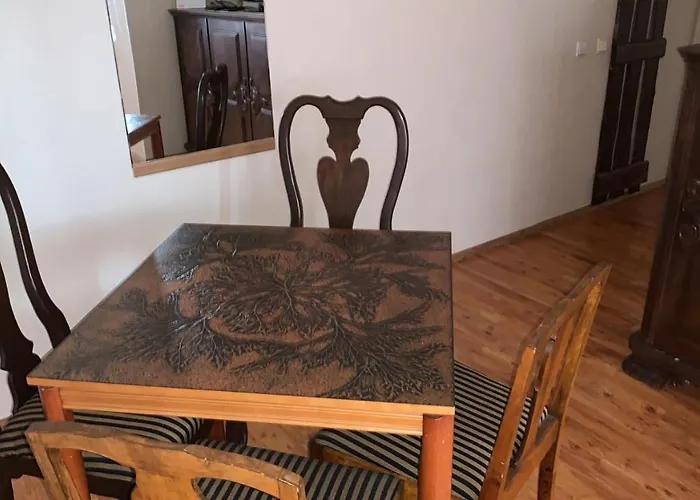 Rueuetli - Cute Old Town - 2 Big Beds, Free Parking *